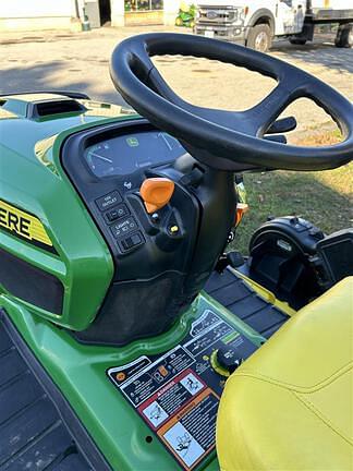 Image of John Deere X738 equipment image 4