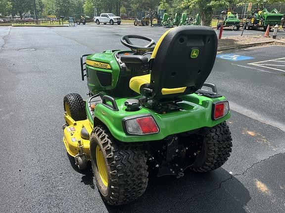 Image of John Deere X738 equipment image 4