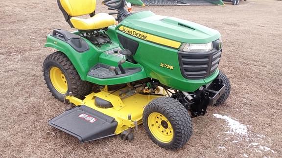 Image of John Deere X738 equipment image 1