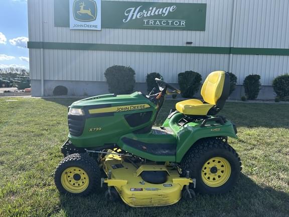 Image of John Deere X739 equipment image 1