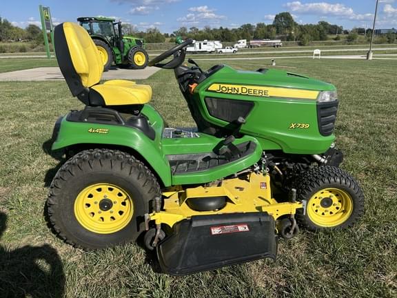 Image of John Deere X739 equipment image 4