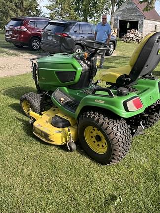 Image of John Deere X739 equipment image 4