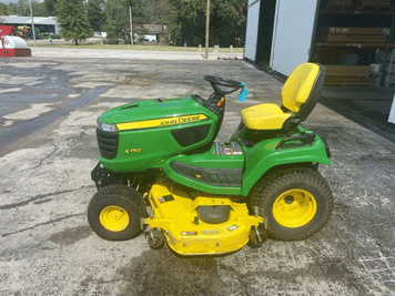 Main image John Deere X750