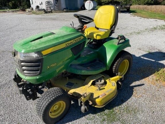 Main image John Deere X750