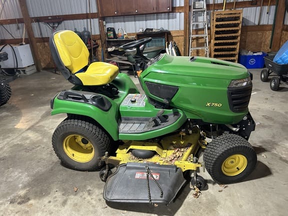 2014 John Deere X750 Equipment Image0
