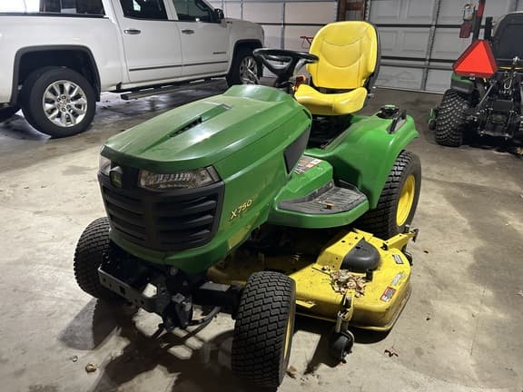 Image of John Deere X750 equipment image 2