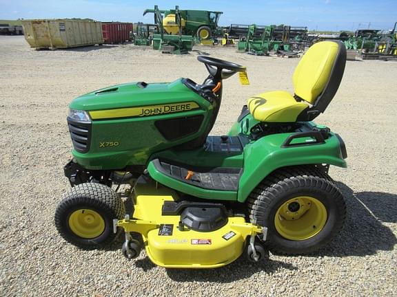 Image of John Deere X750 equipment image 4