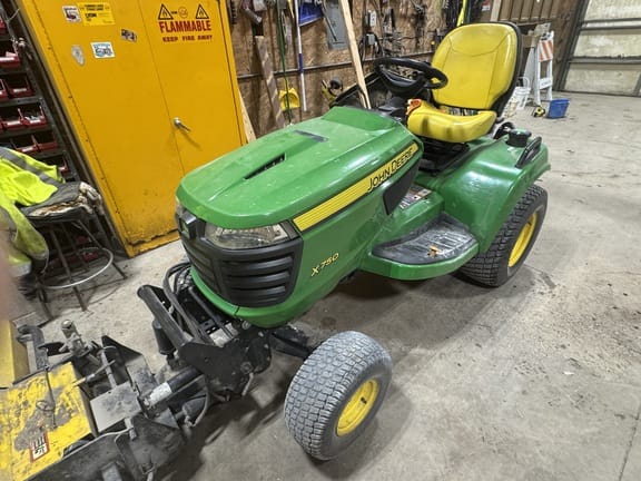 2014 John Deere X750 Equipment Image0