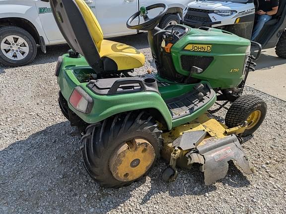 Image of John Deere X750 equipment image 2