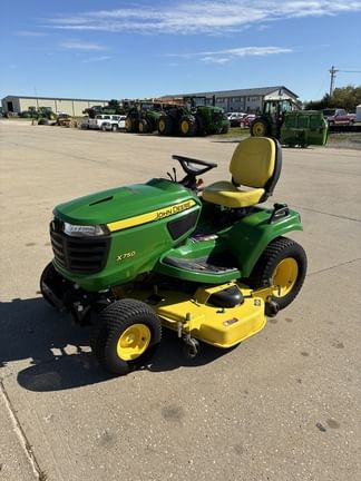 2014 John Deere X750 Equipment Image0