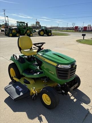 Image of John Deere X750 equipment image 3