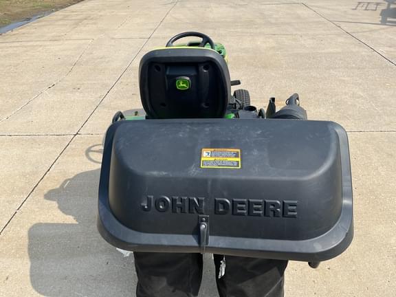 Image of John Deere X754 equipment image 4