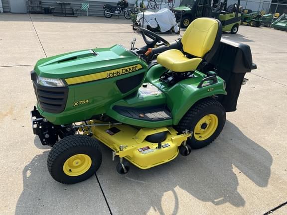 Image of John Deere X754 Primary image