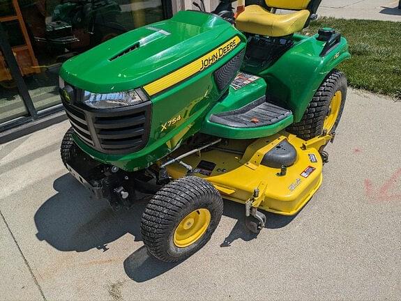 Image of John Deere X754 equipment image 2