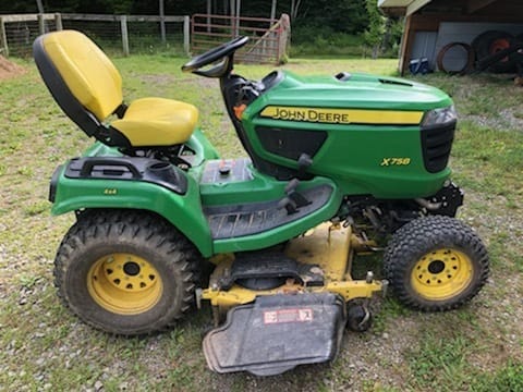 Main image John Deere X758