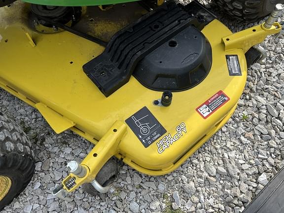 Image of John Deere X758 equipment image 3