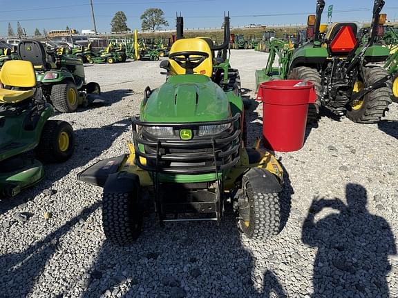 Image of John Deere X758 equipment image 1