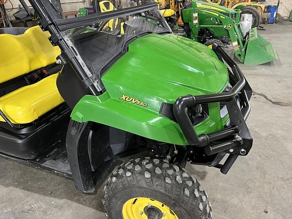 Image of John Deere XUV 550 equipment image 4