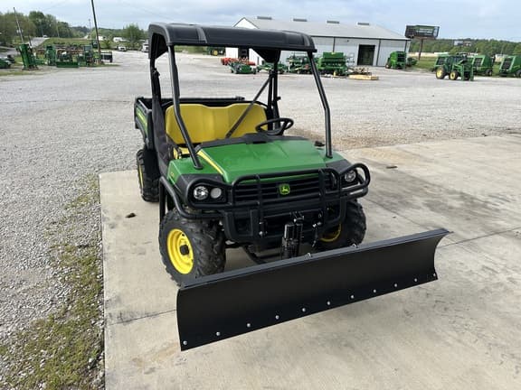 Image of John Deere Gator XUV 625i equipment image 2