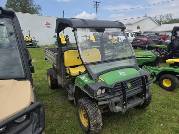 2014 John Deere XUV 625i Equipment Image0
