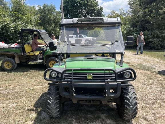 Image of John Deere Gator XUV 825i equipment image 2
