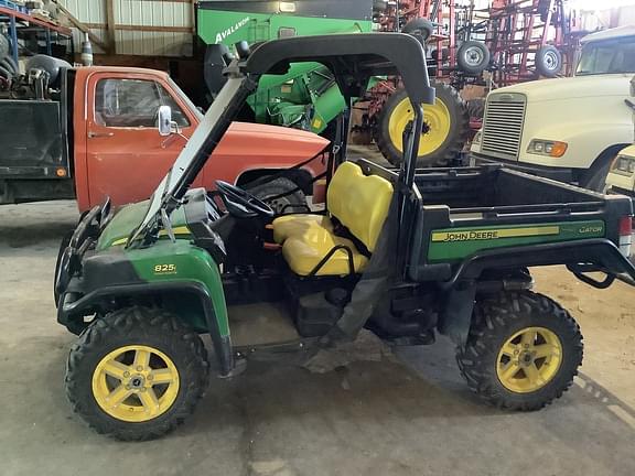 Image of John Deere Gator XUV 825i equipment image 1