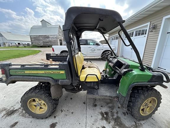 Image of John Deere Gator XUV 825i equipment image 4