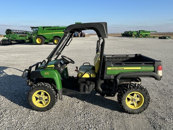 Image of John Deere Gator XUV 825i equipment image 1