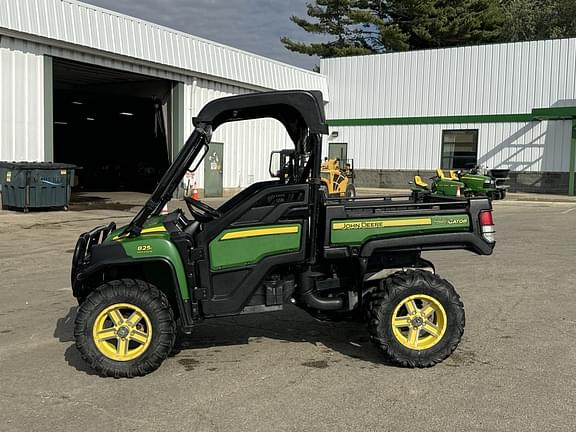 Image of John Deere Gator XUV 825i equipment image 1