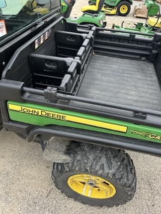 Image of John Deere Gator XUV 825i equipment image 4