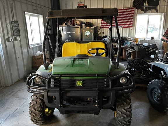 Image of John Deere Gator XUV 825i equipment image 1