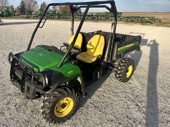 Main image John Deere Gator XUV 825i