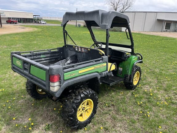 Image of John Deere Gator XUV 825i equipment image 4