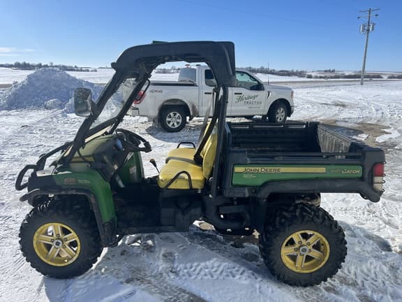 Image of John Deere Gator XUV 825i equipment image 1