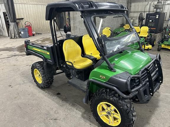 Image of John Deere Gator XUV 825i equipment image 4