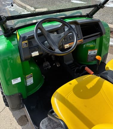 Image of John Deere Gator XUV 825i equipment image 4