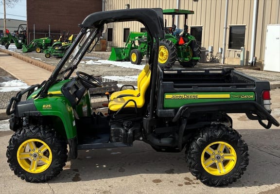 2014 John Deere Gator XUV 825i Equipment Image0