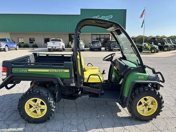 Image of John Deere Gator XUV 825i equipment image 4