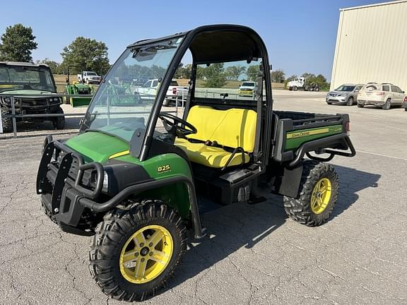 Image of John Deere Gator XUV 825i equipment image 1