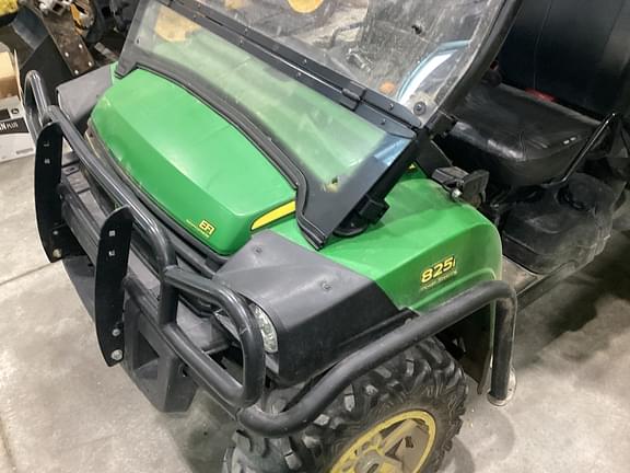 Image of John Deere Gator XUV 825i equipment image 4