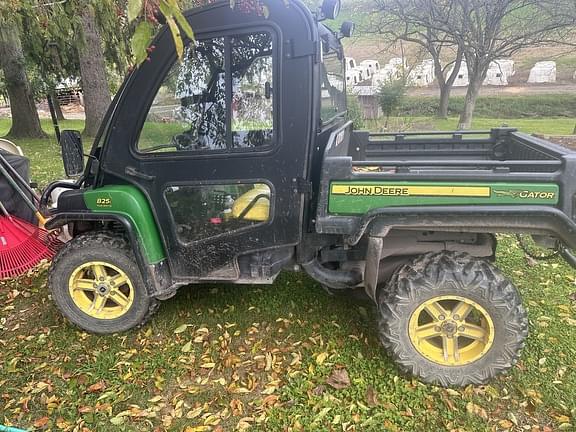 Image of John Deere Gator XUV 825i equipment image 1