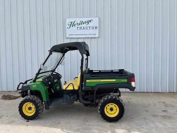 Main image John Deere Gator XUV 825i