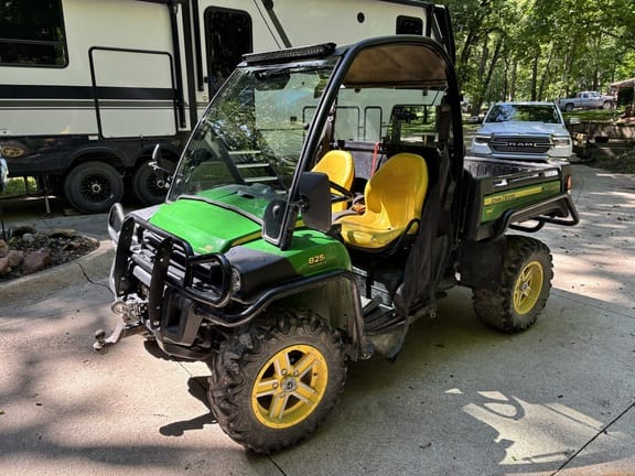 2014 John Deere Gator XUV 825i Equipment Image0