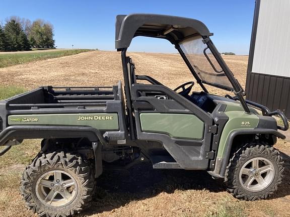 Image of John Deere Gator XUV 825i equipment image 2