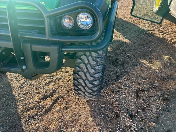 Image of John Deere Gator XUV 825i equipment image 3