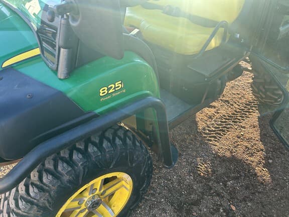 Image of John Deere Gator XUV 825i equipment image 4