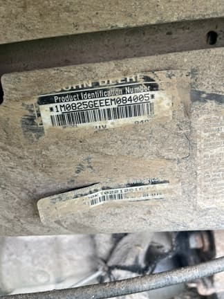 Image of John Deere Gator XUV 825i equipment image 1