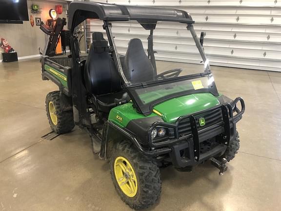 Image of John Deere Gator XUV 825i equipment image 1