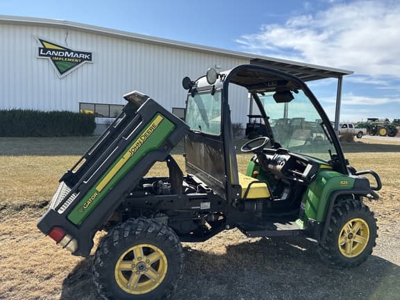 Image of John Deere Gator XUV 825i equipment image 1