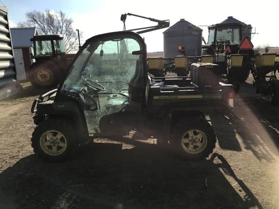Image of John Deere Gator XUV 825i equipment image 4